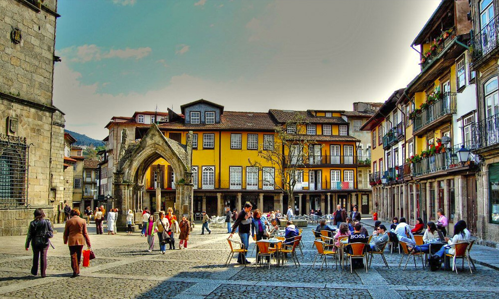 bloom_consulting_guimaraes_center